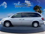 Used 2007 Chrysler Town & Country Touring image 4
