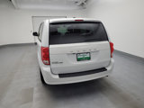 Used 2018 Dodge Grand Caravan SE image 6