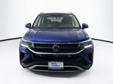 Used 2022 Volkswagen Taos SE image 2
