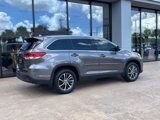 Used 2019 Toyota Highlander XLE image 3