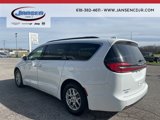 Used 2022 Chrysler Pacifica Touring-L image 4