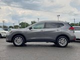 Used 2017 Nissan Rogue SV image 3