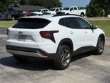 Used 2025 Chevrolet Trax LT w/ LT Convenience Package image 2