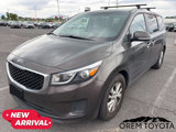 Used 2017 Kia Sedona LX image 2