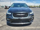 Used 2023 Chrysler Pacifica Touring-L image 3