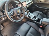 Certified 2024 Porsche Macan image 4