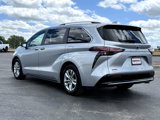 Used 2021 Toyota Sienna Limited image 5