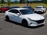 Used 2022 Hyundai Elantra SEL image 3