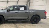 Used 2018 Nissan Titan SV w/ Midnight Edition image 5