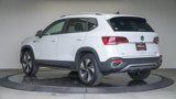 Certified 2024 Volkswagen Taos SE w/ Panoramic Sunroof Package image 2