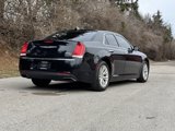 Used 2017 Chrysler 300 C image 4