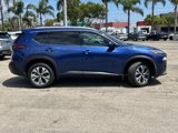 Used 2021 Nissan Rogue SV image 2