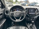 Used 2019 Jeep Cherokee Limited image 2