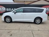 Used 2023 Chrysler Pacifica Touring-L image 4