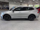Used 2022 Volkswagen Tiguan SE R-Line image 4