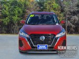 Used 2021 Nissan Kicks SV image 2