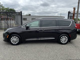 Used 2018 Chrysler Pacifica Touring-L Plus image 4