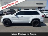 Used 2018 Jeep Grand Cherokee Laredo image 2