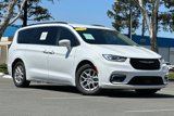 Used 2022 Chrysler Pacifica Touring-L image 2