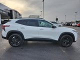Certified 2025 Chevrolet Trax ACTIV w/ Sunroof Package image 2