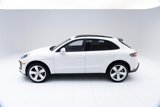 Certified 2022 Porsche Macan image 2