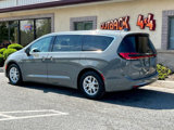 Used 2023 Chrysler Pacifica Touring-L image 5