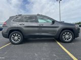 Used 2019 Jeep Cherokee Latitude Plus w/ Comfort/Convenience Group image 4