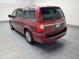 Used 2016 Chrysler Town & Country Touring-L image 5