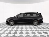 New 2025 Chrysler Pacifica Select image 4