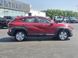 Used 2024 Hyundai Kona SE image 3