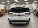 Used 2022 Ford Escape SE image 4