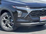 New 2025 Chevrolet Trax LT w/ Sunroof Package image 3