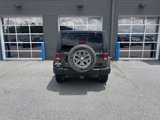Used 2016 Jeep Wrangler Unlimited Rubicon w/ Connectivity Group image 3