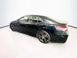 Used 2018 Toyota Camry SE image 5