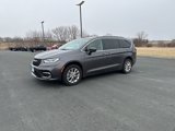 Used 2021 Chrysler Pacifica Touring-L image 3