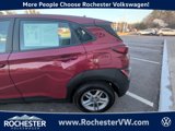 Used 2022 Hyundai Kona SE image 4