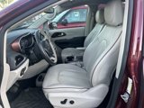 Used 2018 Chrysler Pacifica Limited image 4
