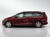 Used 2017 Chrysler Pacifica Touring-L Plus w/ Advanced Safetytec Group image 2