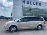 Used 2015 Chrysler Town & Country Touring image 3