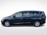 Used 2023 Chrysler Voyager LX image 2