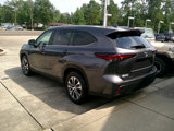 Used 2024 Toyota Highlander XLE image 3