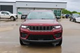 Used 2023 Jeep Grand Cherokee Laredo image 2