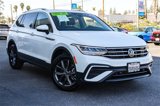 Used 2022 Volkswagen Tiguan SE w/ Panoramic Sunroof Package image 2