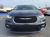 Used 2021 Chrysler Pacifica Touring-L image 2