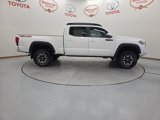 Used 2017 Toyota Tacoma TRD Off-Road image 3