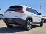 Used 2017 Jeep Cherokee Trailhawk image 3