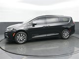 New 2025 Chrysler Pacifica Pinnacle image 2