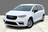 Used 2024 Chrysler Pacifica Touring-L image 2