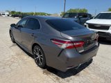 Used 2018 Toyota Camry SE image 4