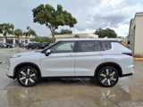 New 2025 Mitsubishi Outlander SE image 2